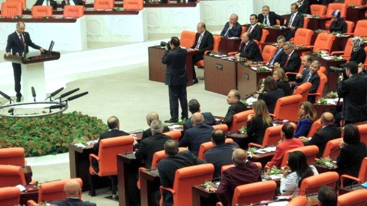 TBMM\'de Milletvekillerinin Yemini Devam Ediyor