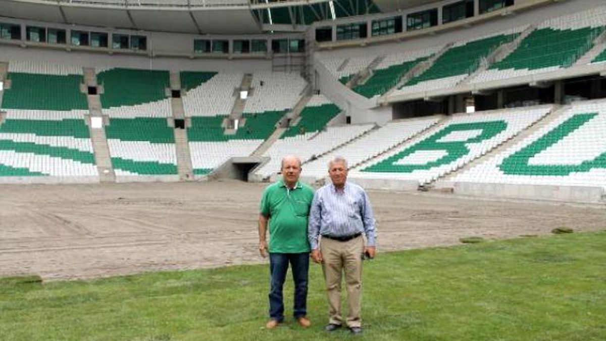 Timsah Arena Çimleniyor