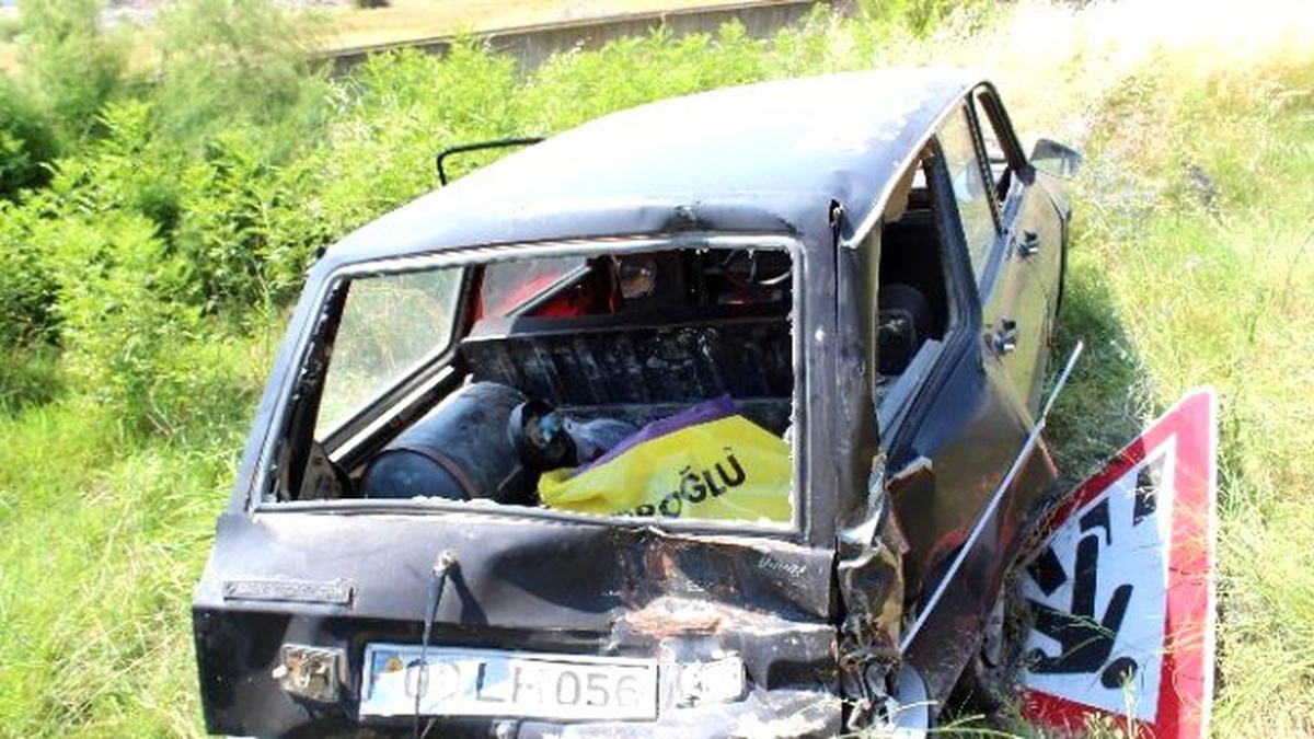 Tır Şoförü Dalınca Otomobil 100 Metre Uçtu
