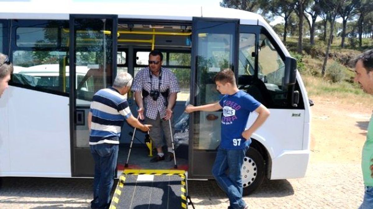 Yeni Minibüslerdeki Engelli Rampaları Tepki Çekiyor