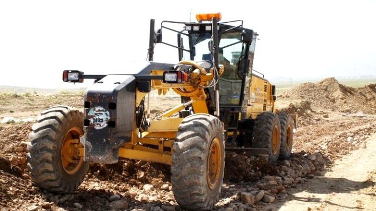 Yüksekova Belediyesi\'nin Yol Çalışmaları Sürüyor