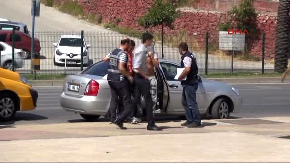 Alanya - Çaldıkları Cep Telefonuyla Özçekim Yapan Kapkaççılar Yakalandı