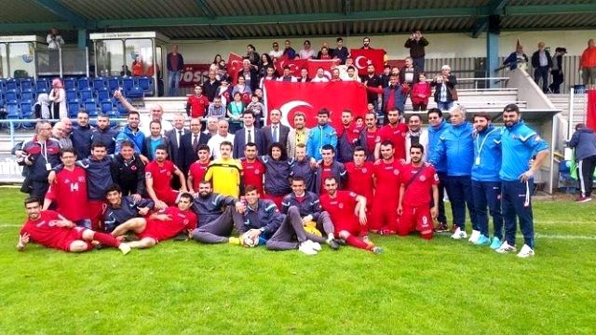 Bakan Kılıç, İşitme Engelliler Milli Futbol Takımını Tebrik Etti