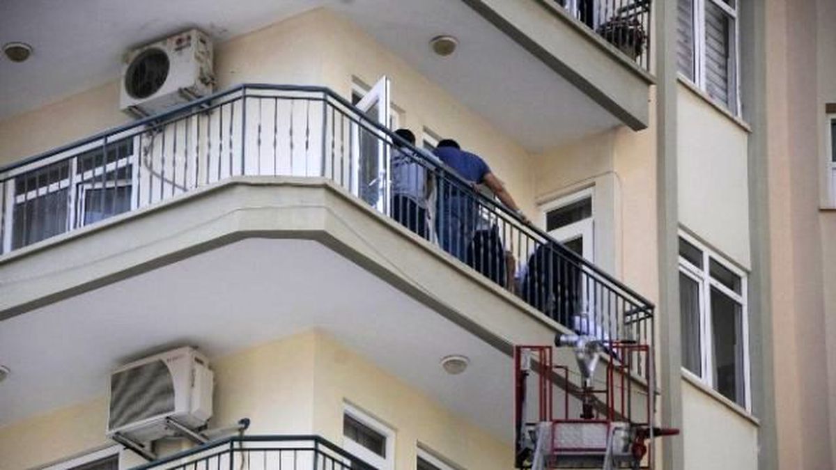 Başı Dönen Genç Kadın İki Kat Aşağıdaki Evin Balkonuna Düştü
