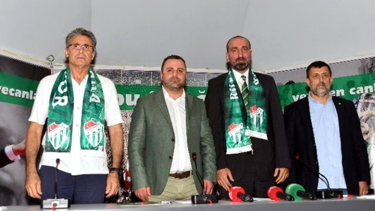 Bursaspor Basketbol ve Voleybol Antrenörlerini Tanıttı