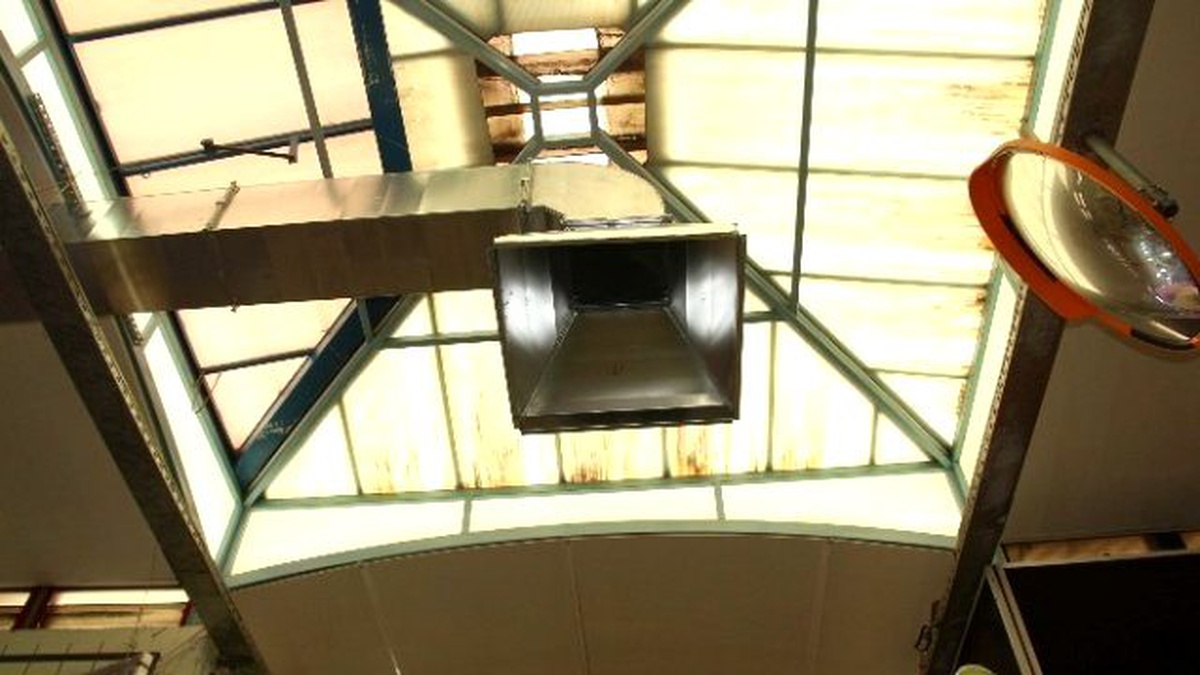 Büyükşehir, Yabancılar Pazarı\'nın Havalandırma Sorununu Çözüyor