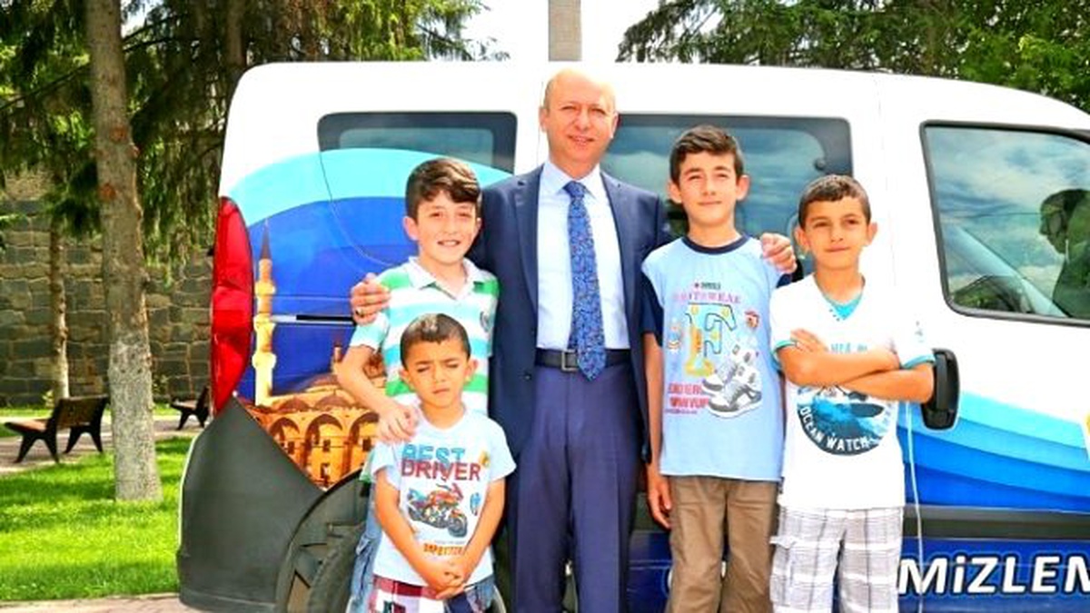 Çolakbayrakdar, "Camileri Gül Suyu ile Yıkıyoruz"