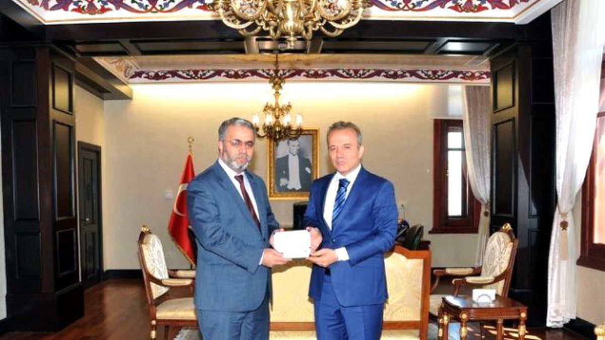 Diyarbakır Müftülüğüne Atanan Müftü Burhan İşliyen Veda Ziyaretlerini Sürdürüyor