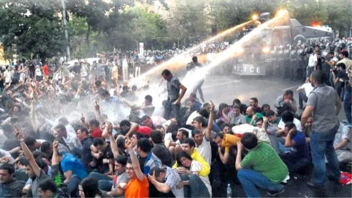 Ermenistan Hükümeti Protestolar ve Zam Konusunda Geri Adım Atmadı