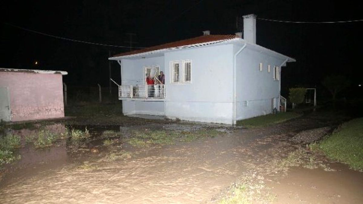 Gölbaşı\'nda Sel ile Mücadele