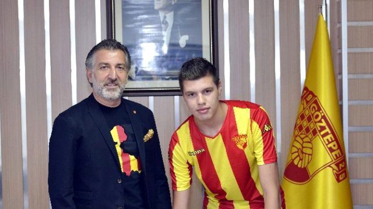 Göztepe\'de Fatih Kurucuk Profesyonel Oldu