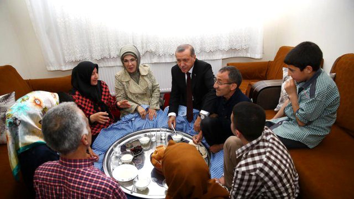 Halkın Seçtiği Adam Halkın Sofrasında
