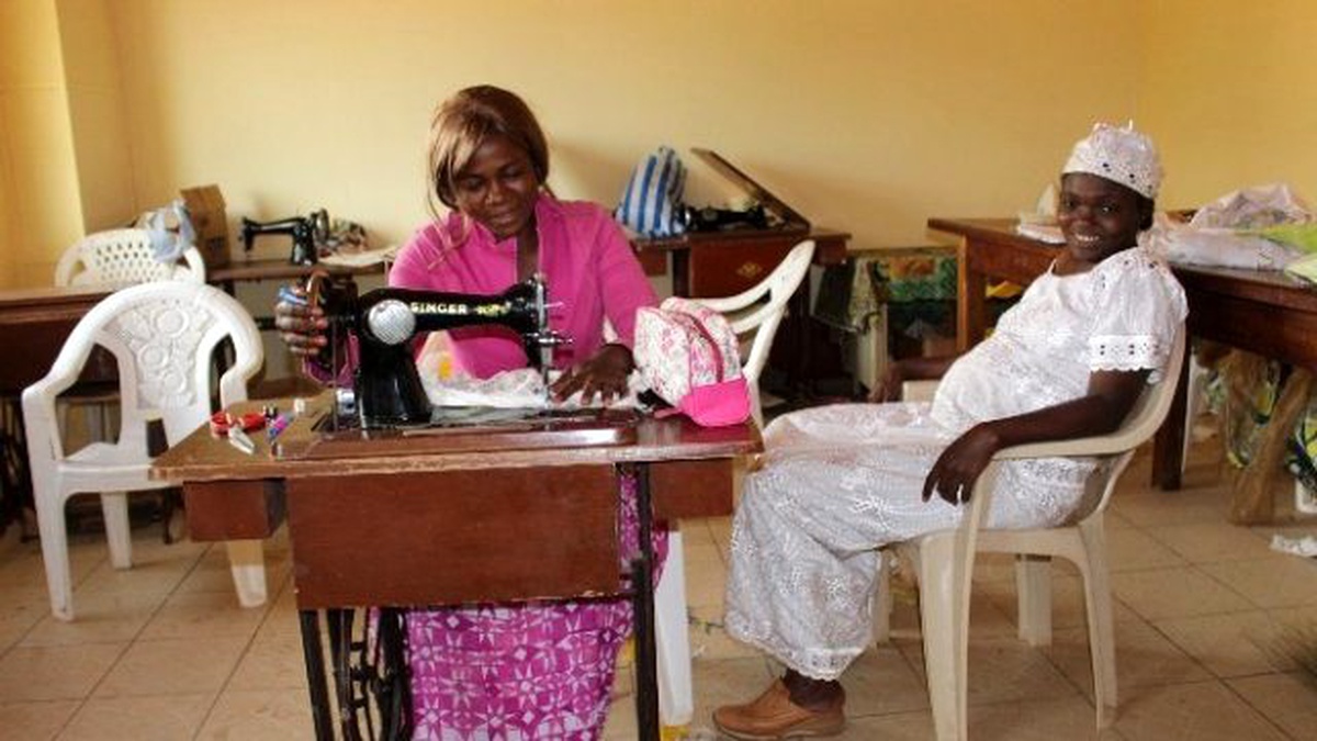Kamerun\'daki Kadın Sığınma Evine Destek