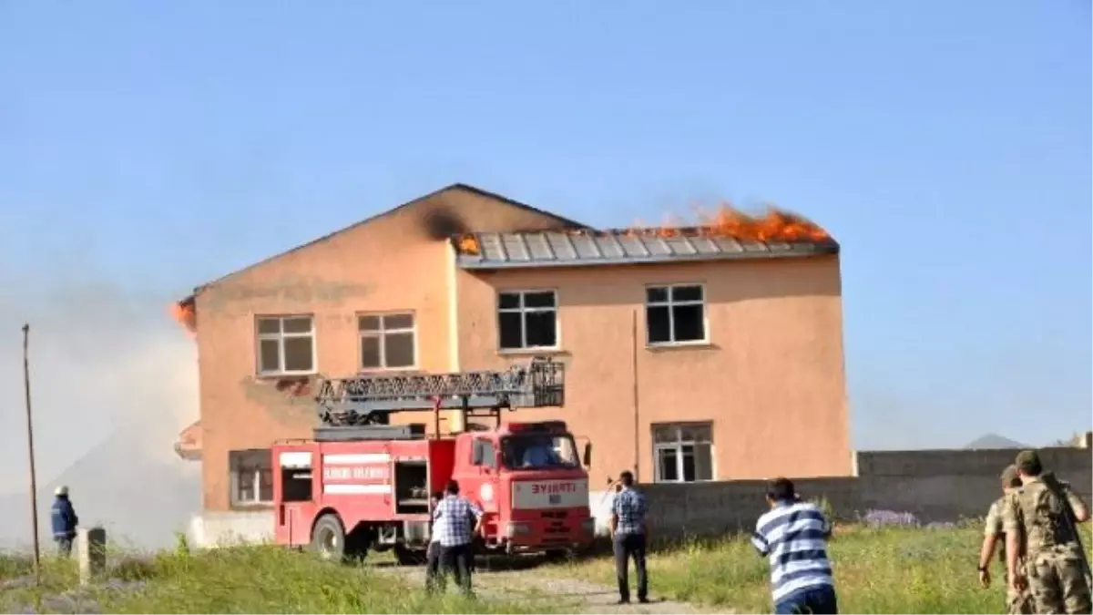 Kullanılmayan Polis Dinlenme Tesisinde Yangın