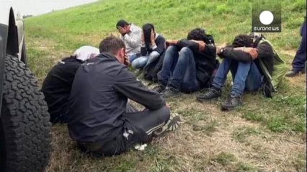Macaristan Sığınma Başvurularını Askıya Aldı