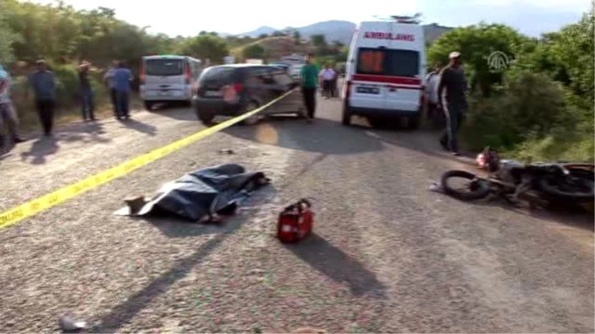 Malatya\'da Motosiklet ile Minibüs Çarpıştı: 2 Ölü