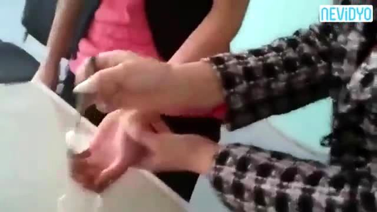 Öğrencisinin Kolunu Kesti Ama...