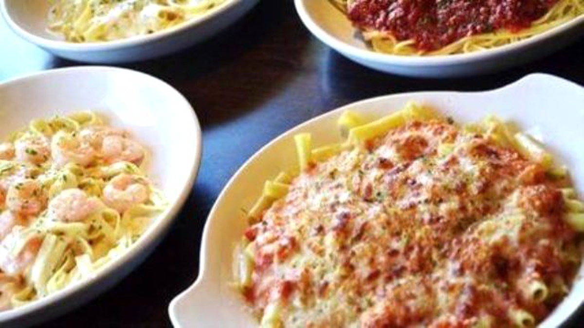 Olive Garden Higher-ups Tell İts Restaurants To Clean Floors Less Often