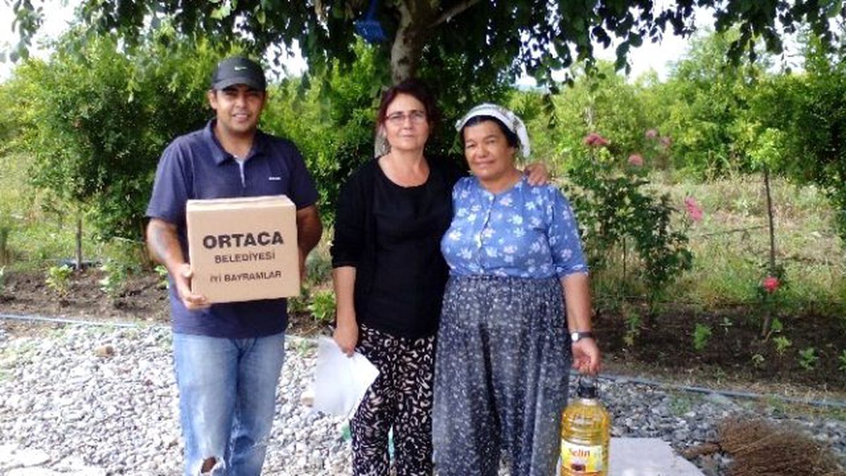 Ortaca\'da 1200 Ramazan Paketi İhtiyaç Sahiplerine Dağıtılıyor