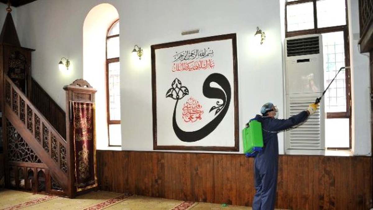 Osmangazi\'deki Camiler İlaçlanıyor