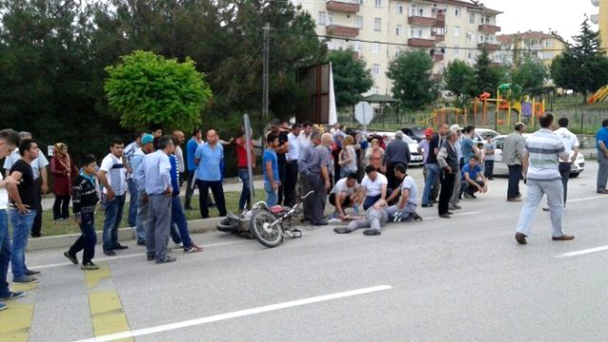 Otomobille Motosiklet Çarpıştı: 1 Yaralı
