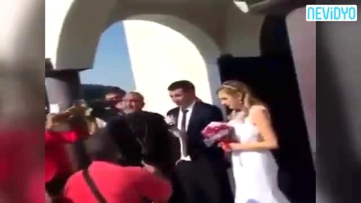 Papazı Çileden Çıkardılar