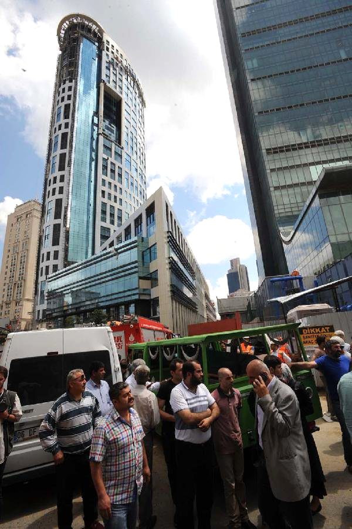Plaza İnşaatındaki Asansör Kazasında Bir İşçi Öldü