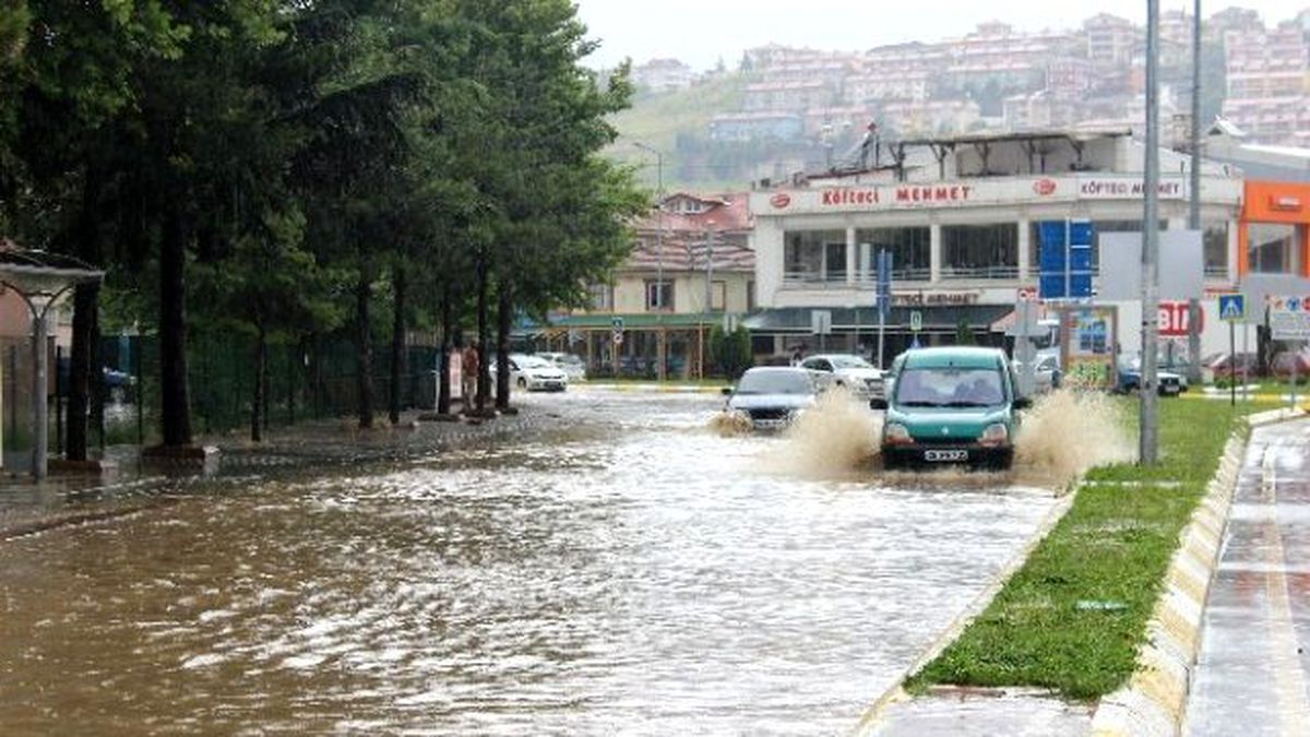 Sakarya\'da Son Bir Ayda Metrekareye 231 Kilogram Yağış Düştü