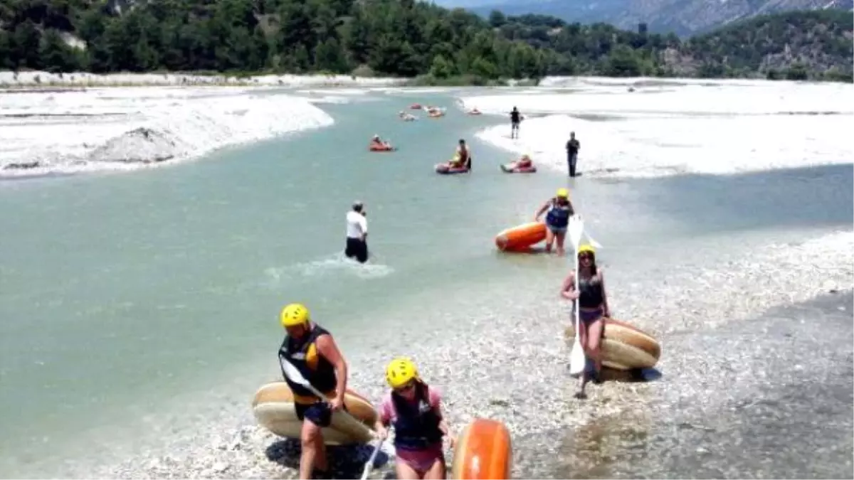 Saklıkent\'te Rafting Heyecanı