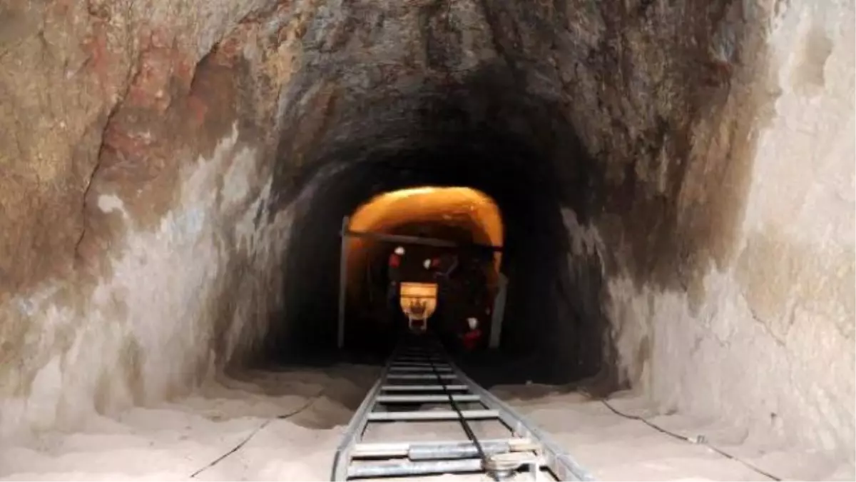 Gizli Geçidin İlk 30 Metresi Açıldı, Ucu Nereye Çıkacak Bilinmiyor