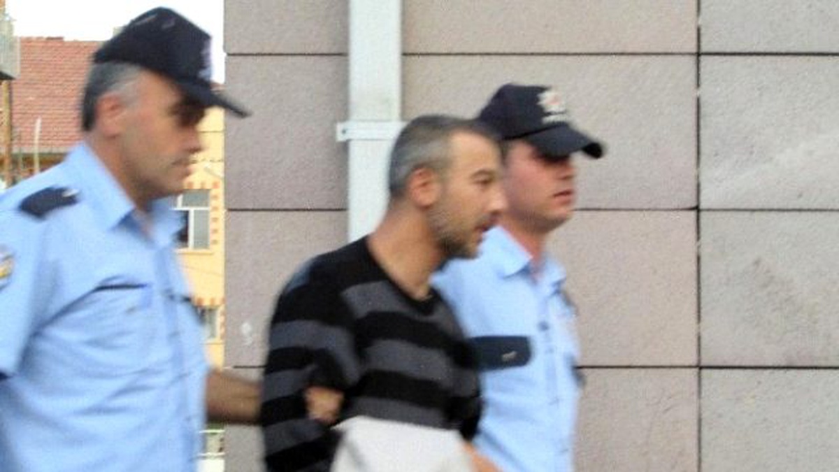 6 Ayrı Suçtan Aranan Şahıs Polisten Kaçamadı