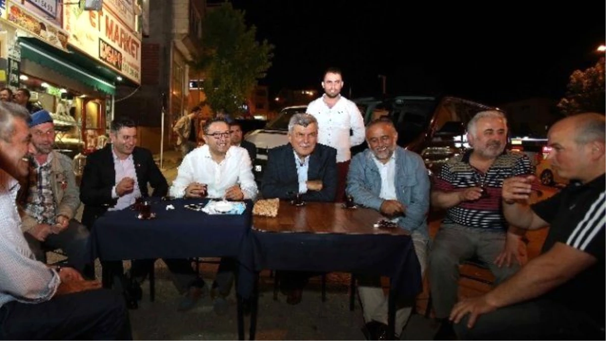 Başkan Karaosmanoğlu, Kandıra\'da Vatandaşla Buluştu