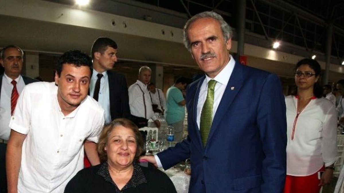 Bursa\'da Başkan Altepe, Engellilere İftar Verdi
