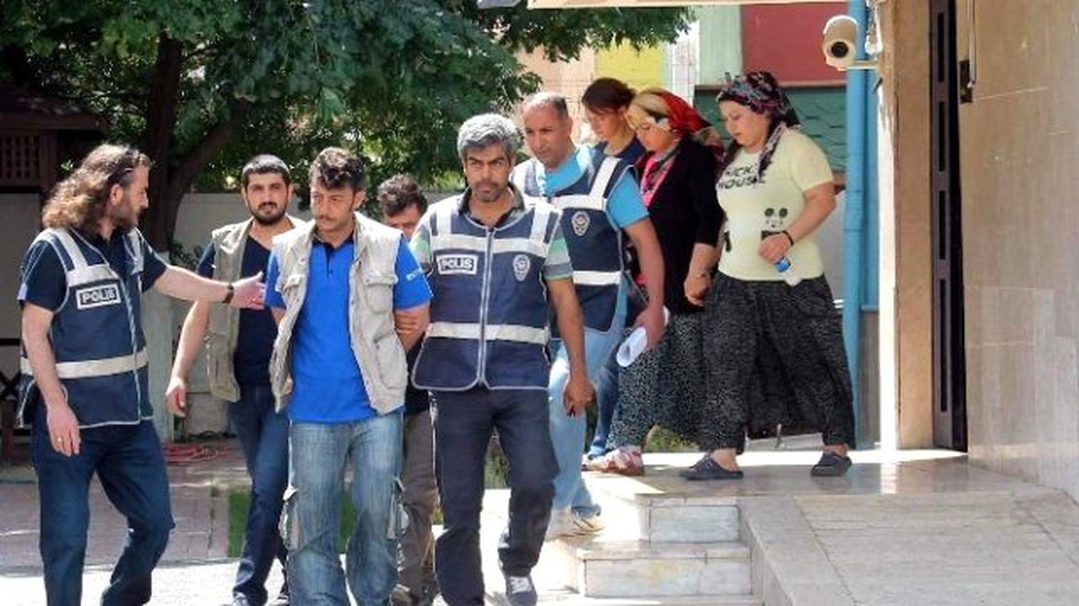Çıplak Fotoğraflı Şantaj Yapan Karı Kocalı Çete Yakalandı