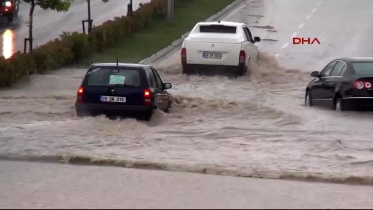 Çorlu?da Yağmur Sokakları Göle Çevirdi