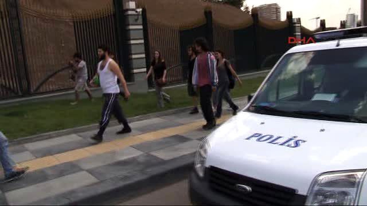 Cumhurbaşkanlığı Sarayı Önünde Topları Alınan Eylemciler Suç Duyurusunda Bulundu 2