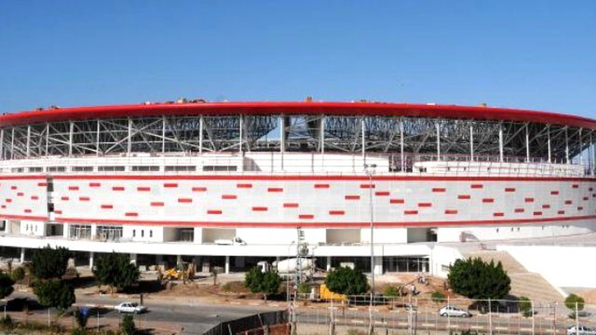 Eto\'o Antalyaspor\'un Yeni Stadını Gezdi