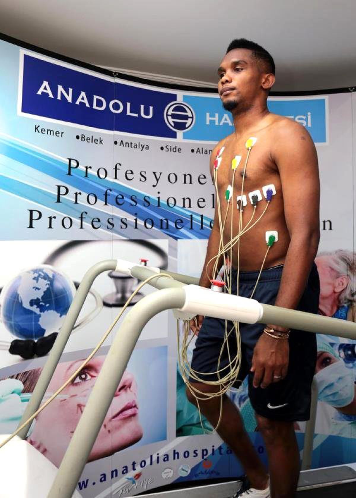 Eto'o, Sağlık Kontrolüne 10 Korumayla Geldi