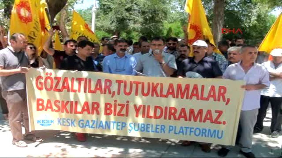 Gaziantep\'te, Eğitimcilerden Meslektaşlarının Açığa Alınmasına Tepki