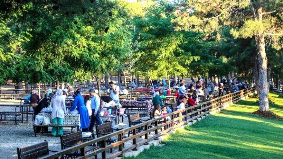 Gaziantepliler İftarı Dülük Tabiat Parkında Yapıyor