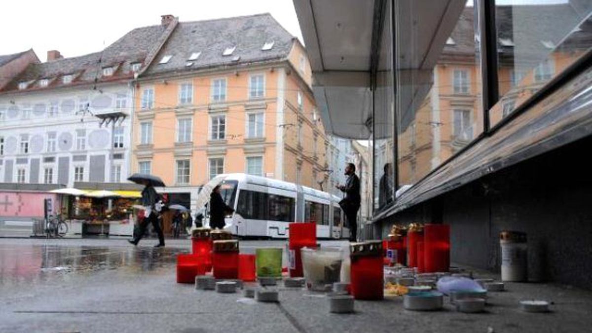 Graz\'da Trafik Terörü Kurbanı 3 Kişi Mumlarla Anıldı