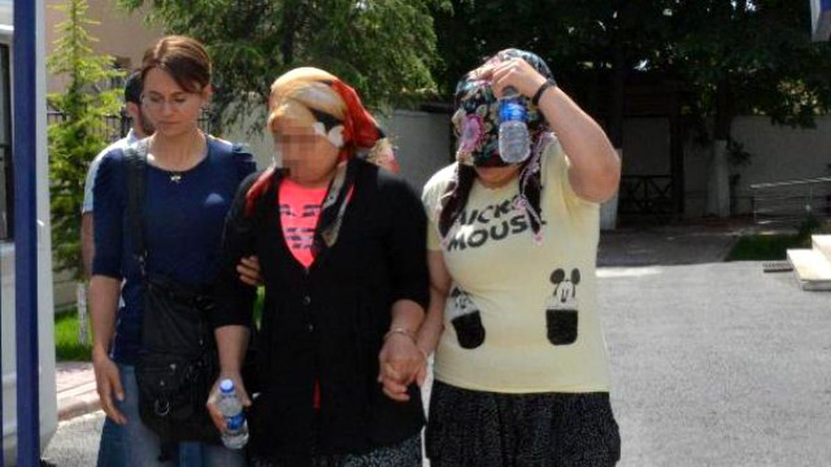 'Kocalarımız Evde Yok' Deyip Çağırdıkları Mobilyacıya Şantaj Yaptılar