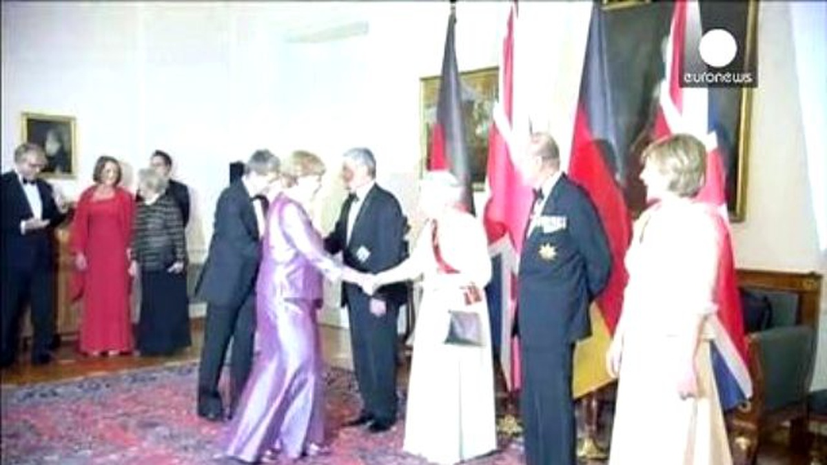 Kraliçe Elizabeth\'ten Avrupa\'da Birlik Çağrısı