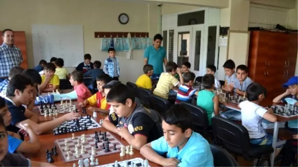 Kulu'da Komek Yaz Okulu 12 Ayrı Branşta Eğitime Başladı