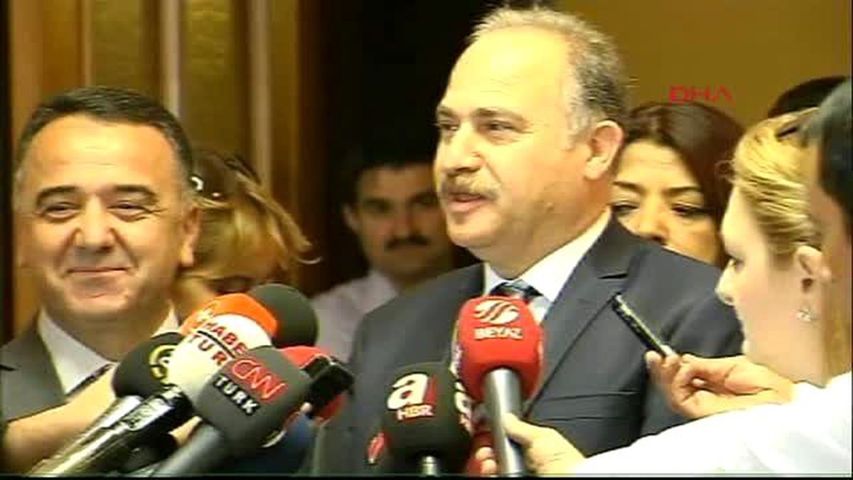 Levent Gök,. Deniz Baykal\'ın TBMM Başkanlık Adaylığı İçin TBMM Genel Sekreterliği\'ne Başvuru...