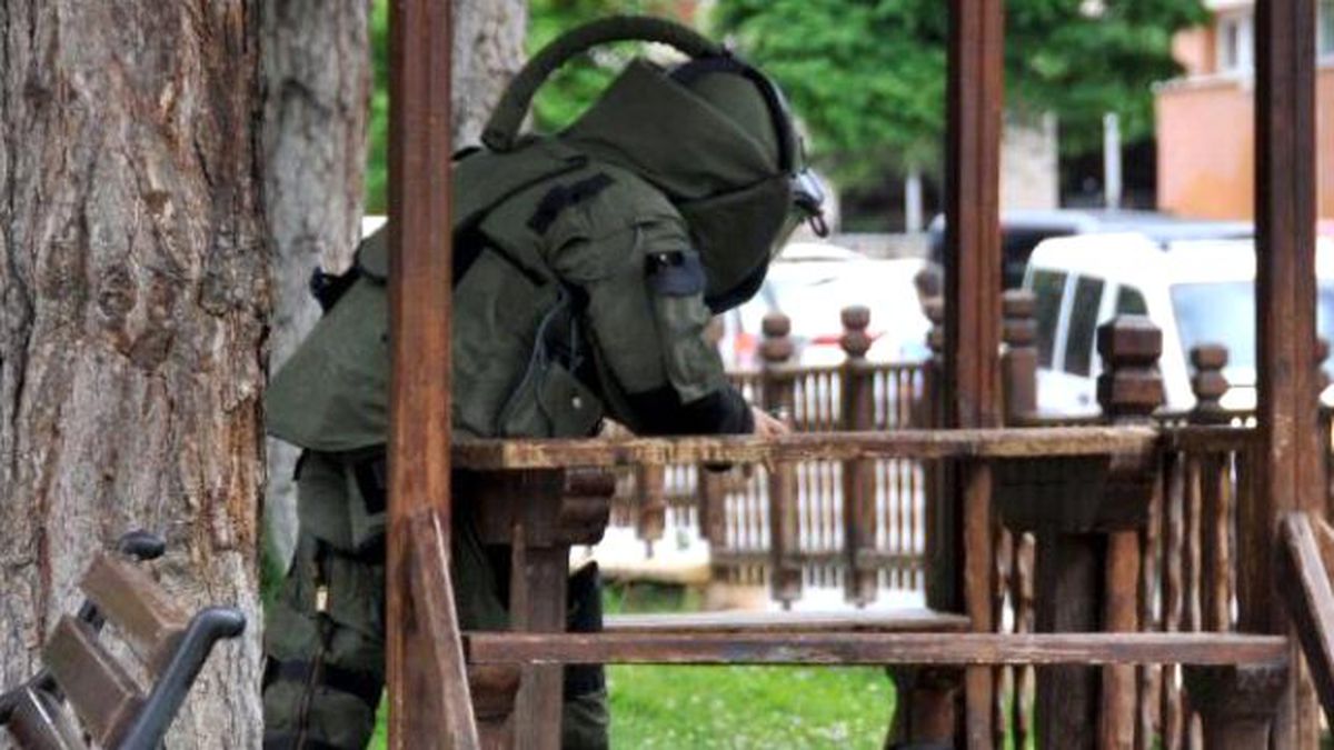 Patlatılan Şüpheli Çantadan Makyaj Malzemesi Çıktı