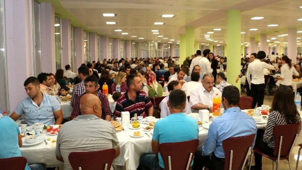 Rektör Polat\'dan İftar Yemeği