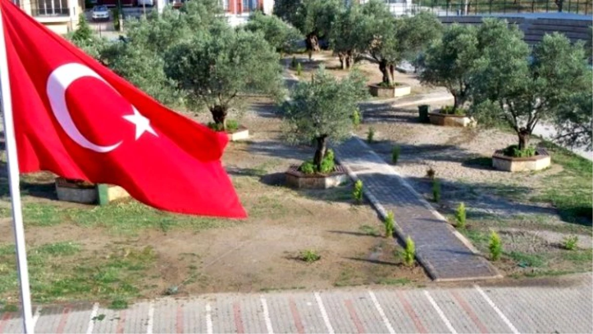 Salih Korkut Budras Fen Lisesinde Amfi Tiyatro ve Yeni Bahçe Düzenlemesi Yapıldı