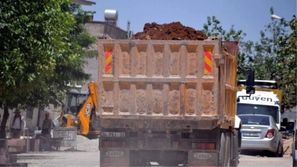 Site Etrafına Dökülen Harfiyat Mahalle Sakinlerinin Tepkisini Çekti