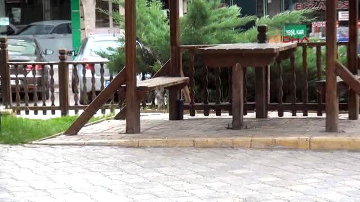 Sivas - Patlatılan Çantadan Makyaj Malzemesi Çıktı